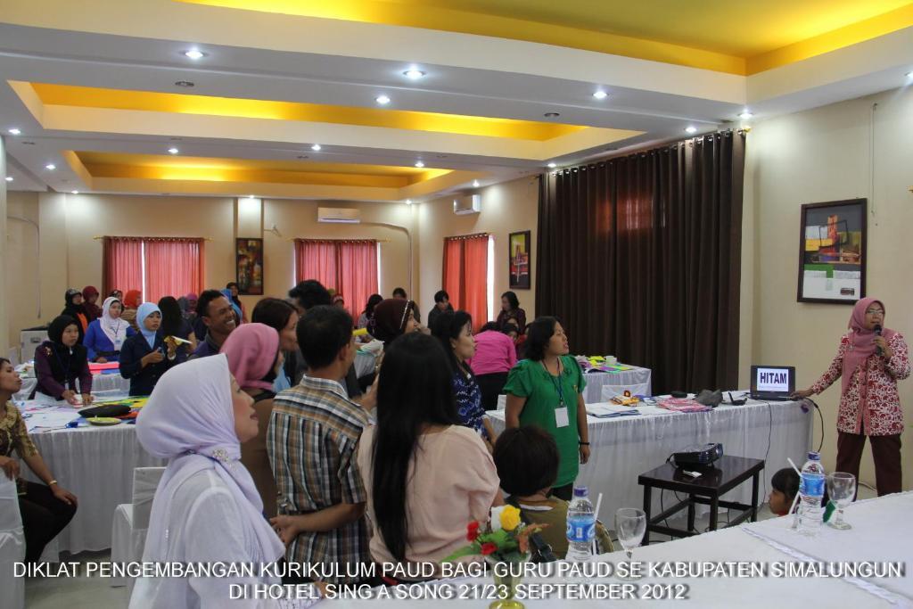 Hotel Sing A Song Pematangsiantar Esterno foto